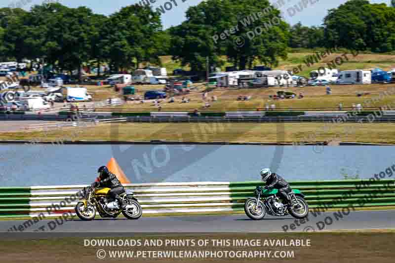 Vintage motorcycle club;eventdigitalimages;mallory park;mallory park trackday photographs;no limits trackdays;peter wileman photography;trackday digital images;trackday photos;vmcc festival 1000 bikes photographs